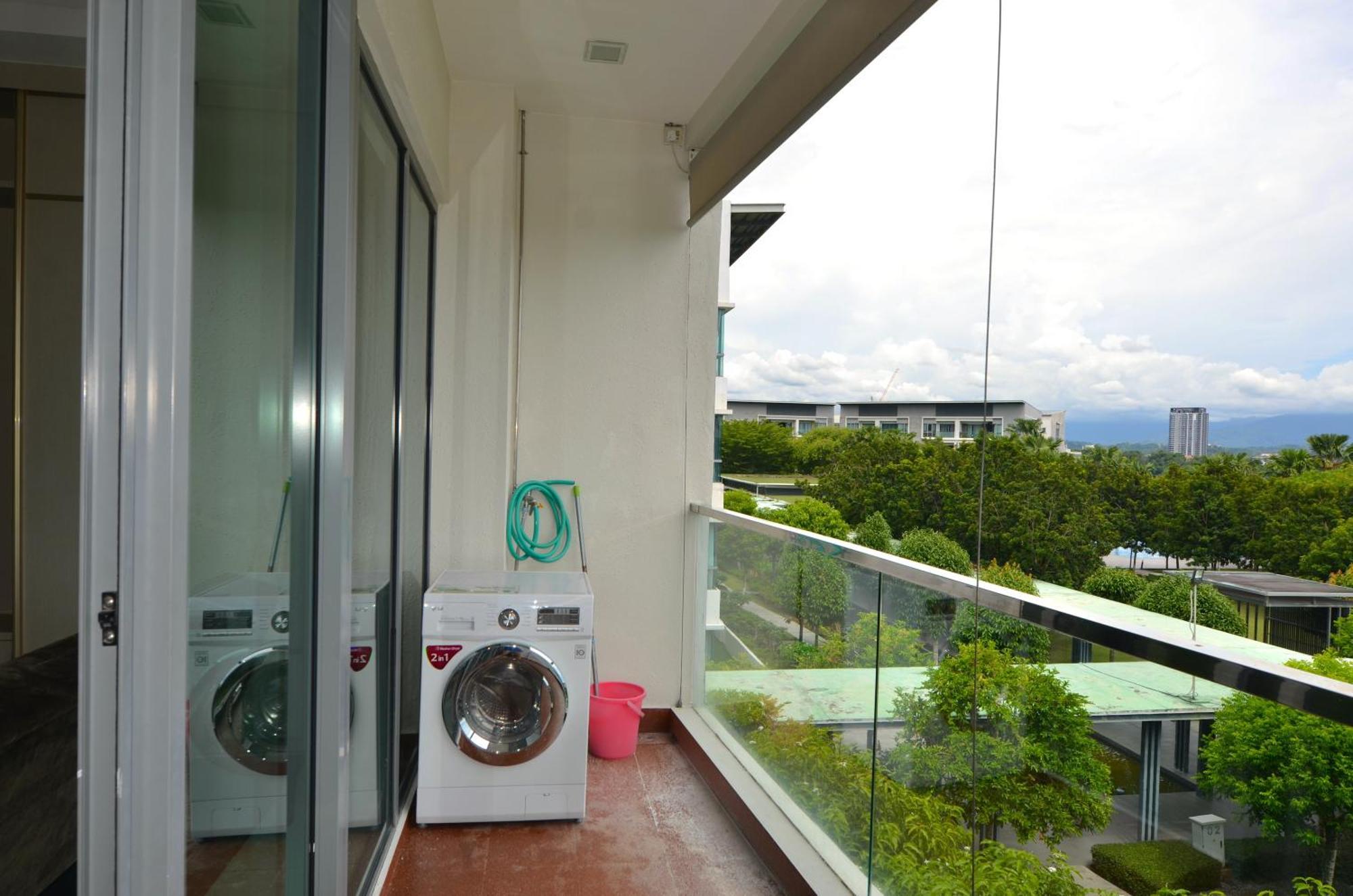 The Loft Residences Homestay @ Block C Imago Mall Kk Central 코타키나발루 외부 사진